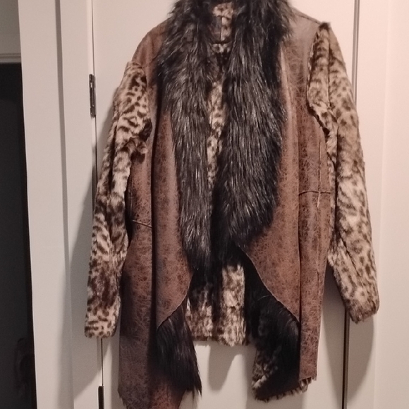 Adrienne Landau Leopard Print Teddy Jacket with Faux Fur Trim - Picture 1 of 9